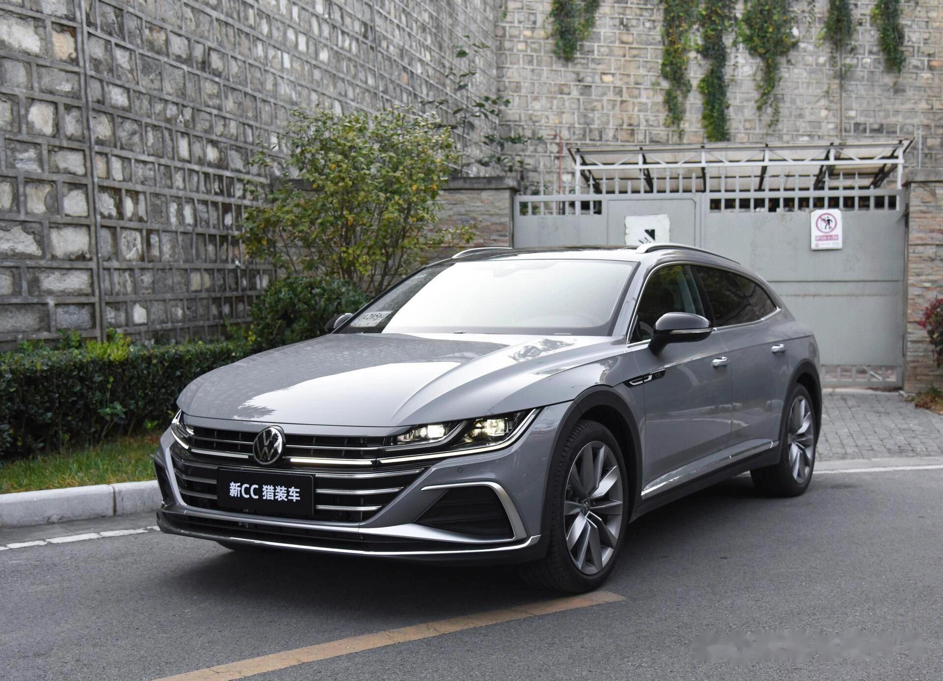 最美轿跑一汽大众cc 当年大众cc横空出世之时,就被不少人冠以"最美