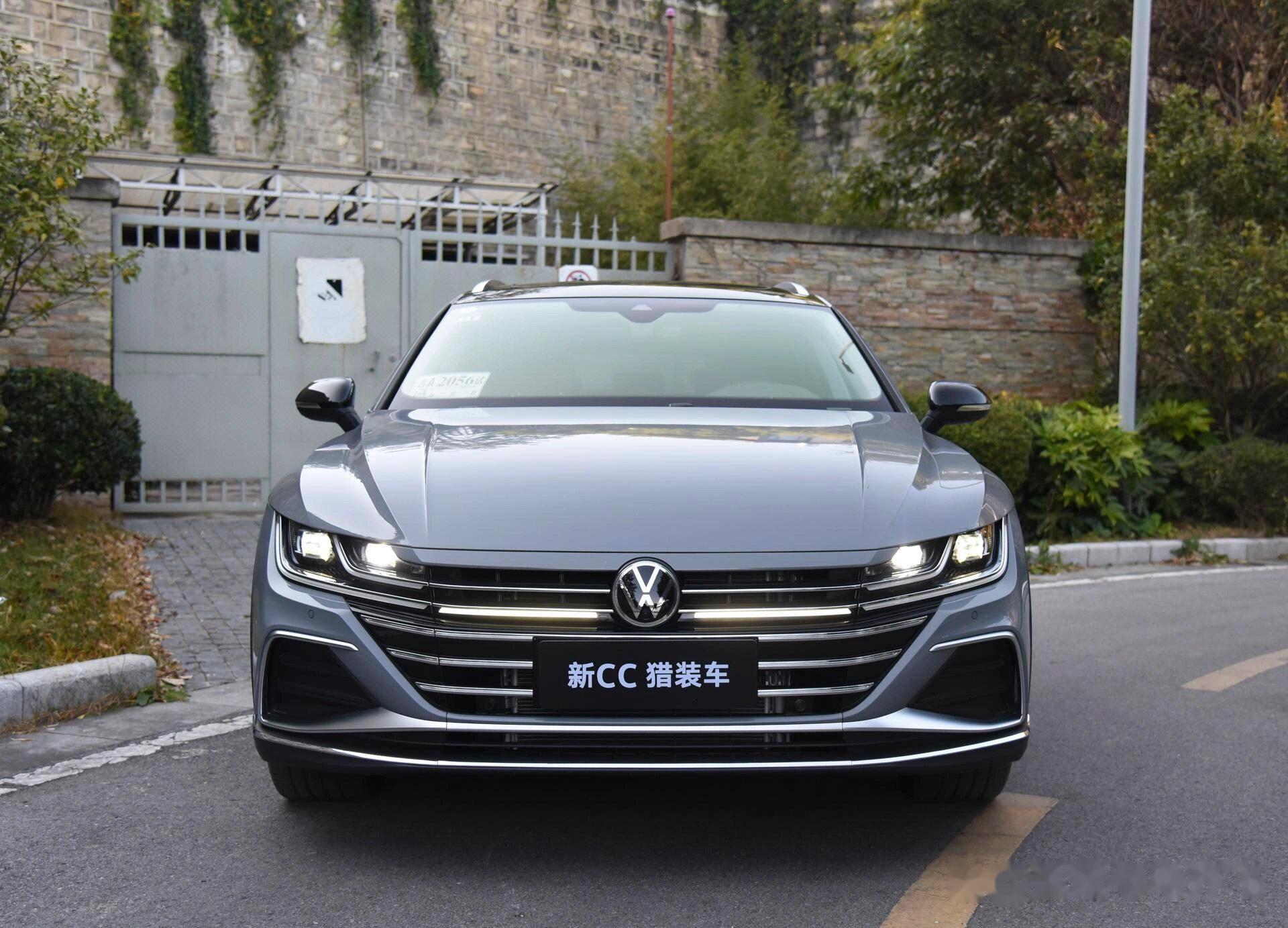 最美轿跑一汽大众cc 当年大众cc横空出世之时,就被不少人冠以"最美