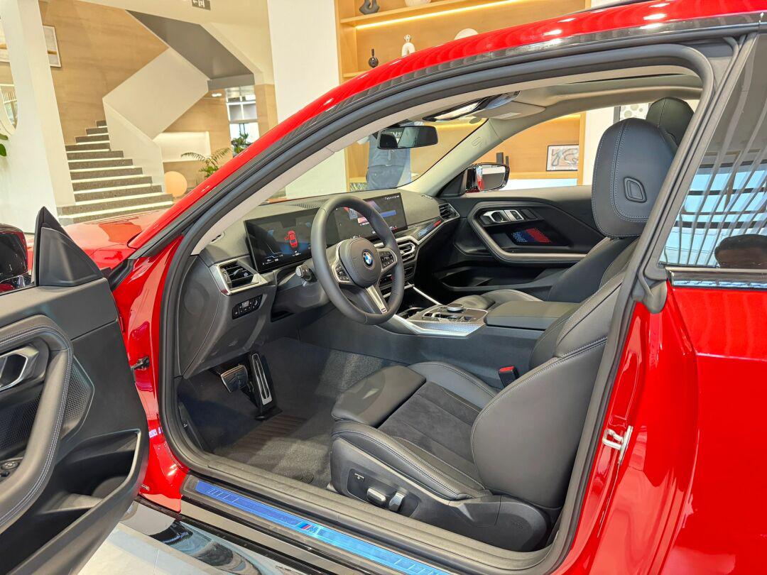 墨尔本红双门后驱版宝马2系现车,有想法吗?