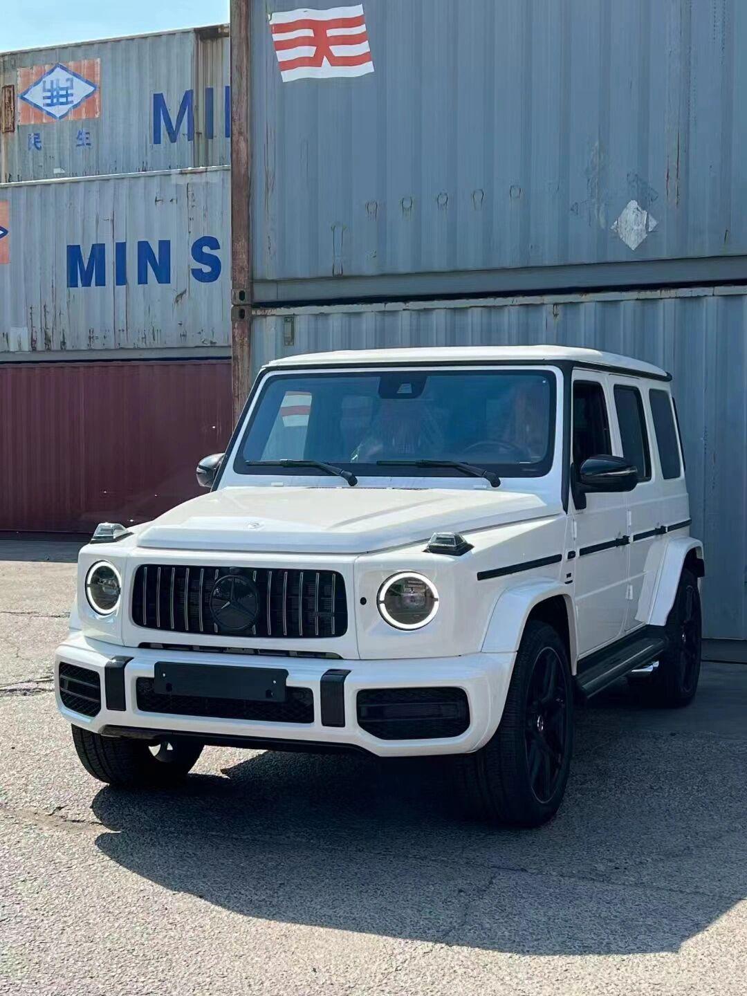 g63 白/红满配 价格90290万 红色菱形格内饰 ,座椅舒适包_奥迪a7