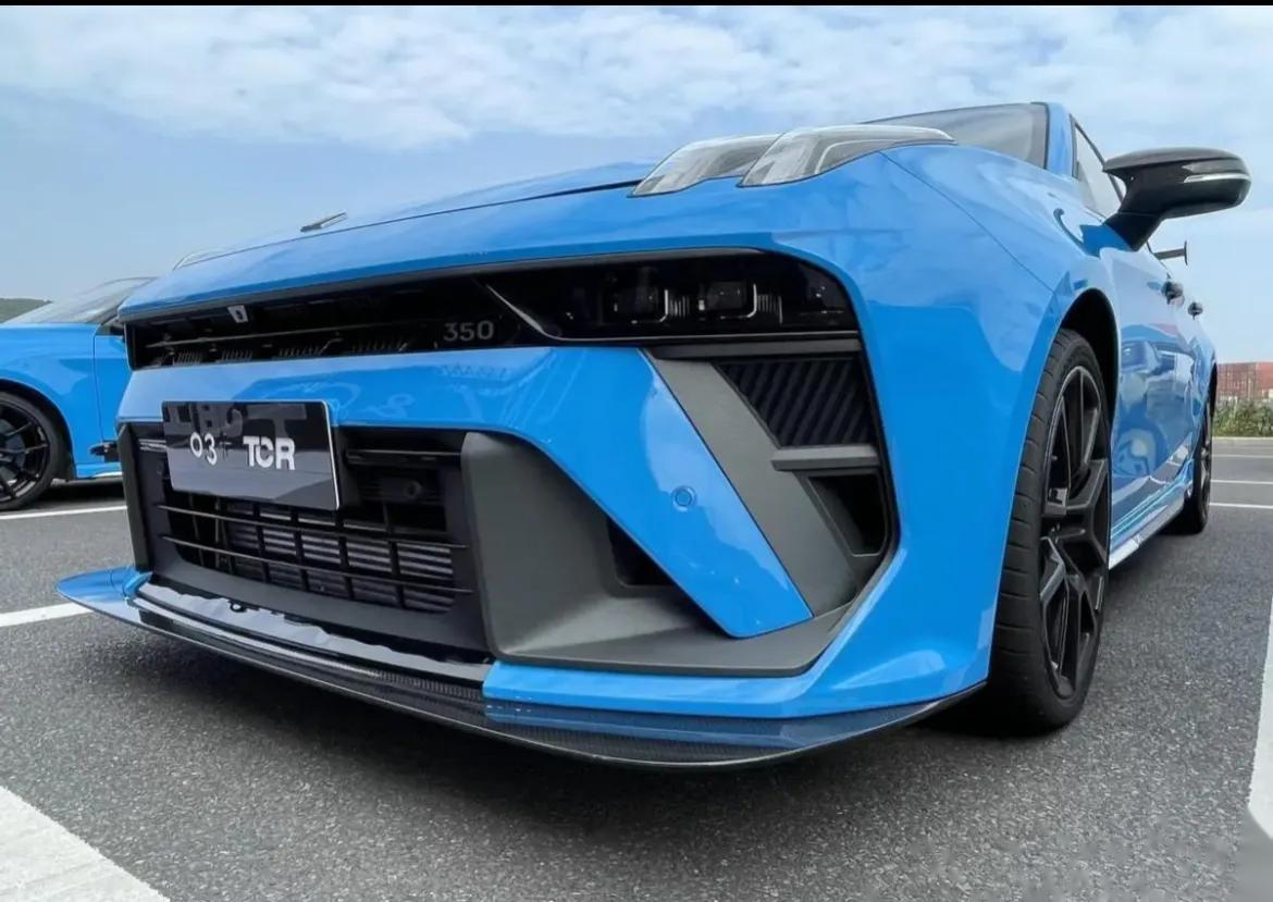 中国品牌领克发布了全新的高性能车型——领克03   领克0