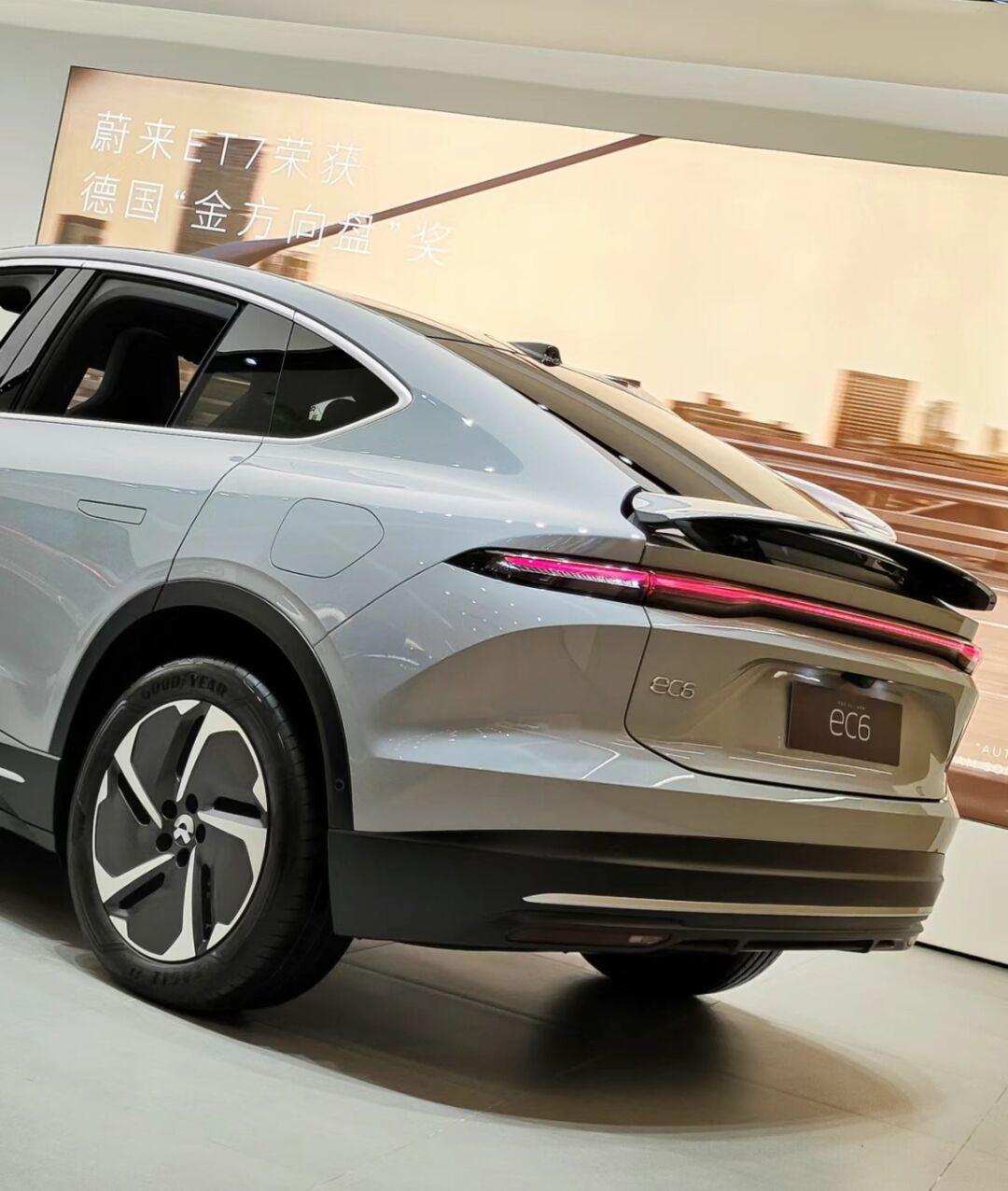 铁子们 30万预算买蔚来ec6星灰 颜值爆表啊