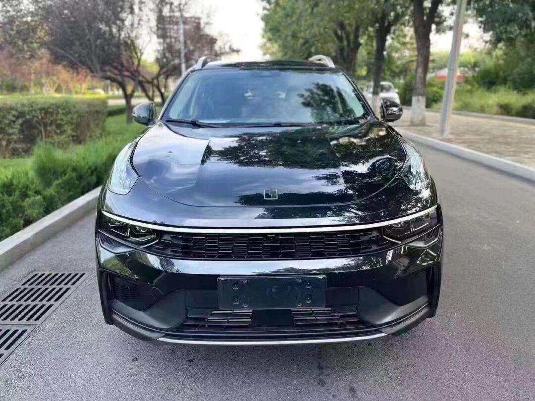 88万,新到,22年领克01高配,液晶仪表,全景天窗,高配轮毂,座椅加