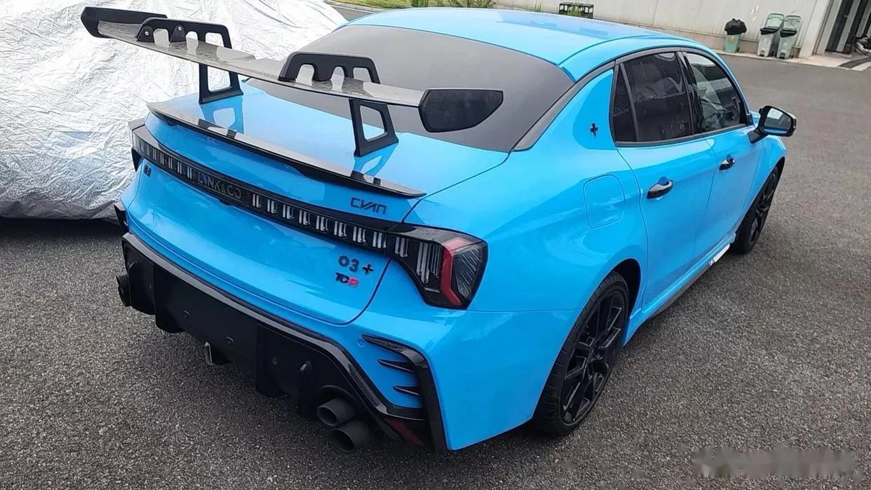 350马力,领克03  真来了,这才是真正的钢炮王,赛道试驾最硬核的中国燃