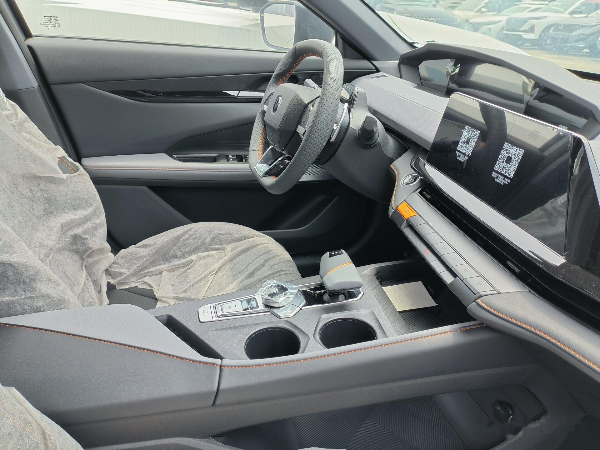 长安univ值得入手吗 最近准备买车预算13w以内,看了这款车觉得女生开