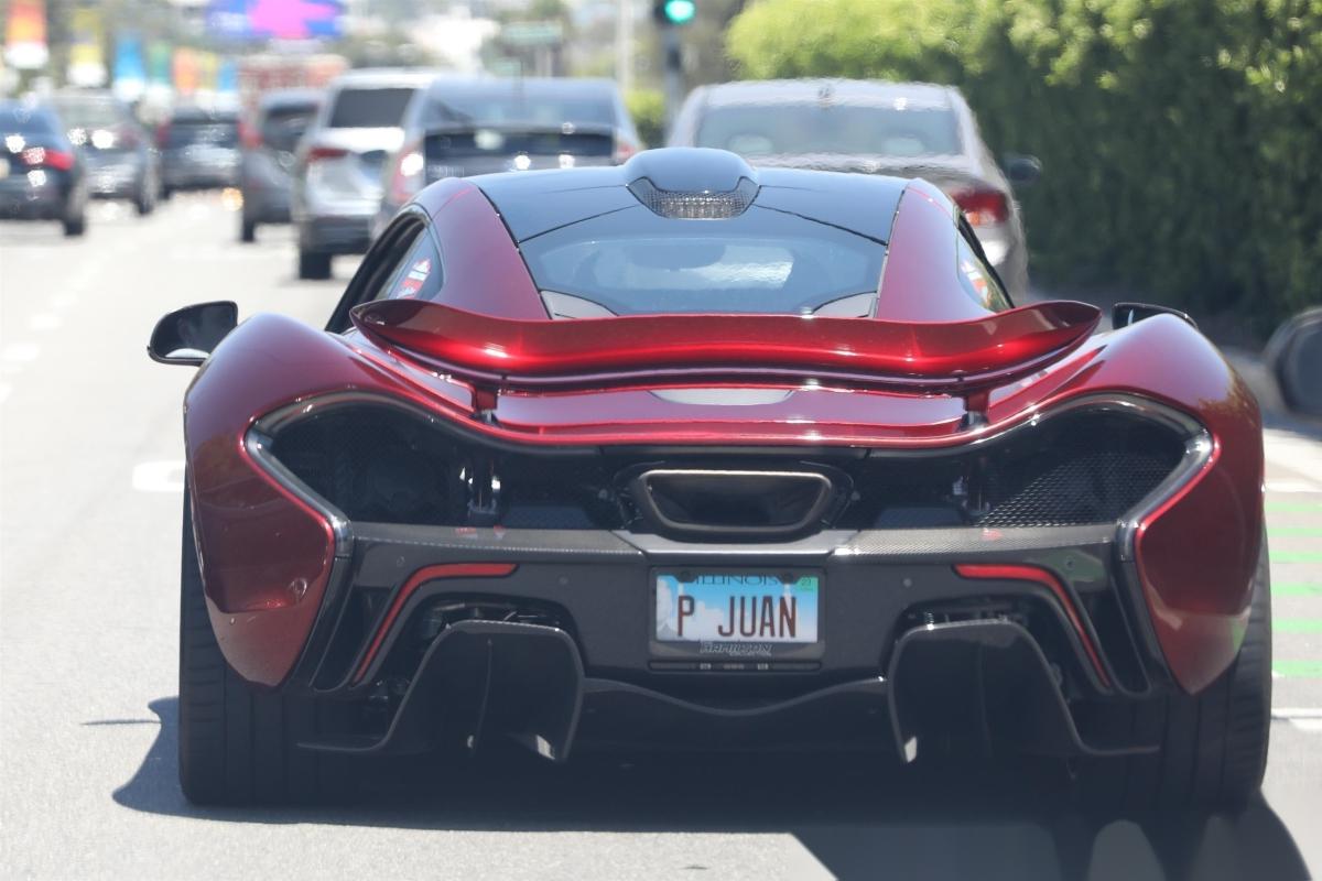 迈凯伦p1是一款极具性能和创新的混合动力超级跑车.