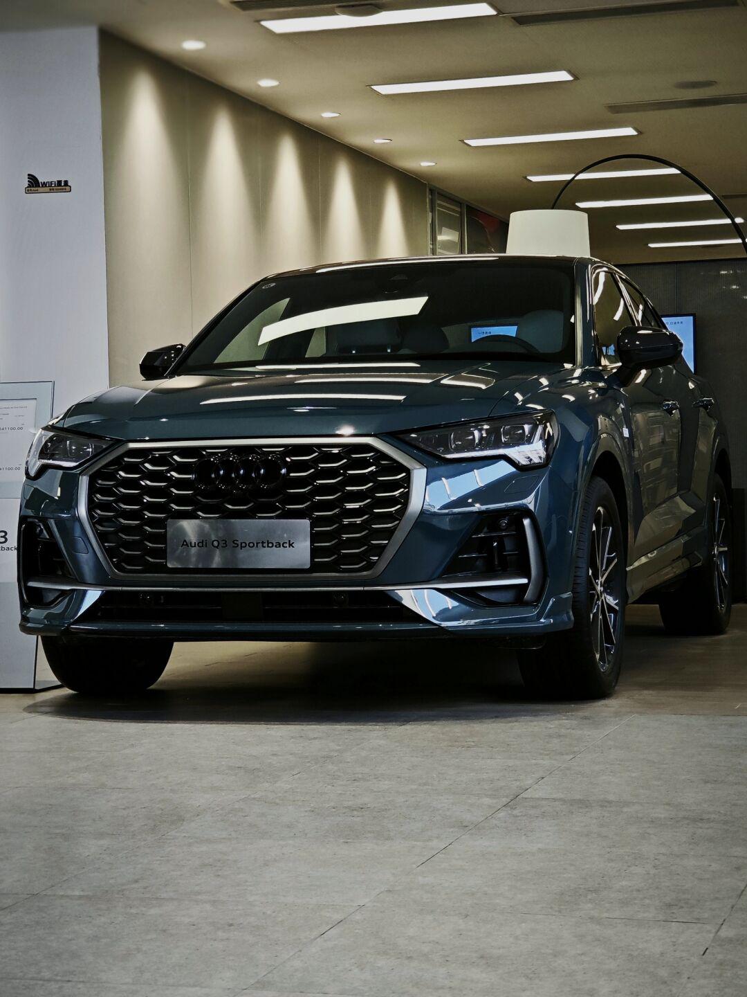 奥迪q3轿跑——试问谁能不爱它的大溜背99