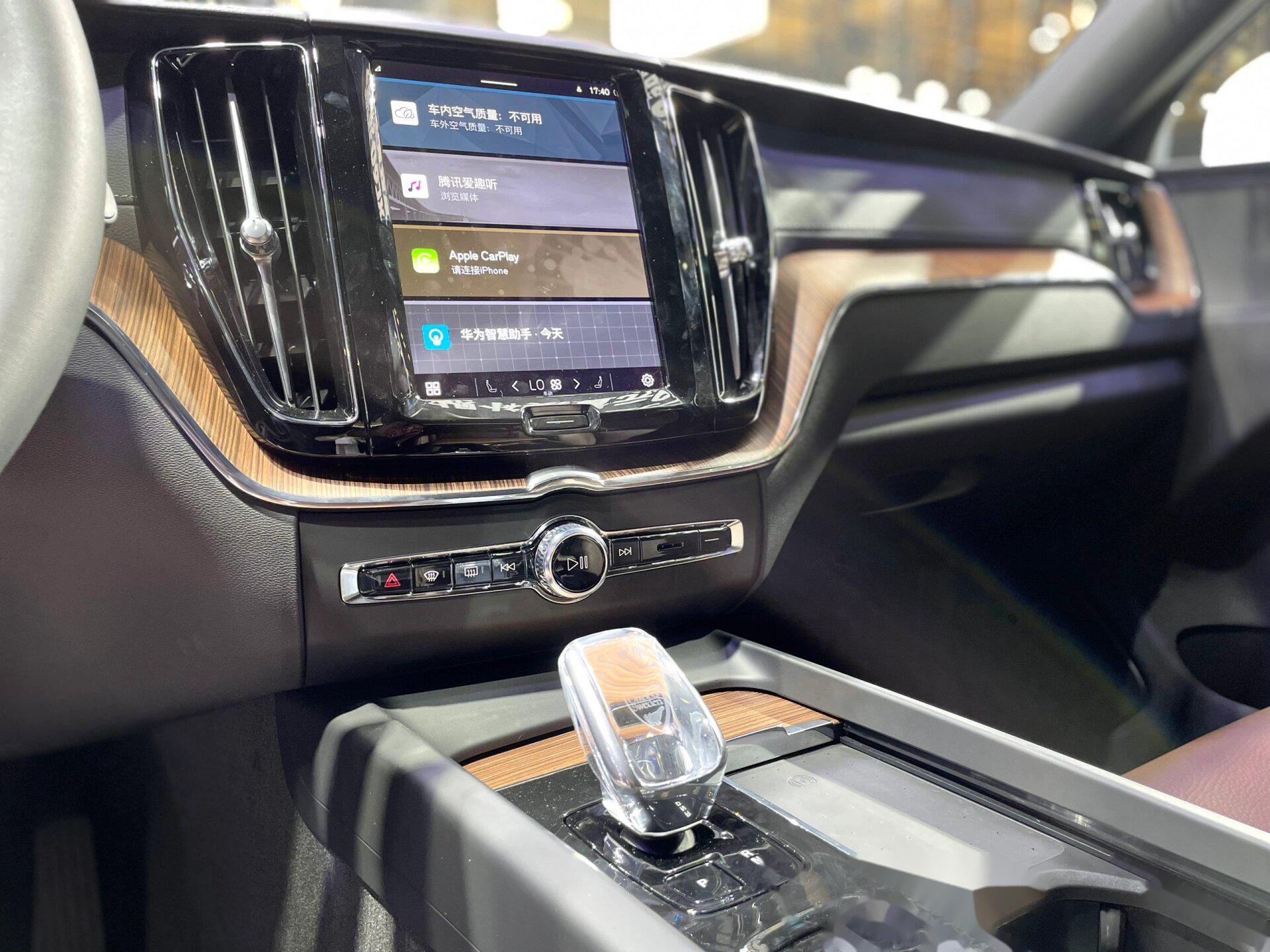 沃尔沃xc60降价13万,2.0t 四驱,配15个音响 说到沃尔沃,大家想到的就