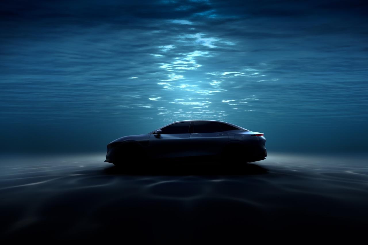 极氪007来了～极氪的第4款车型,第一款轿车,标志性的蛤蟆眼日行灯好像