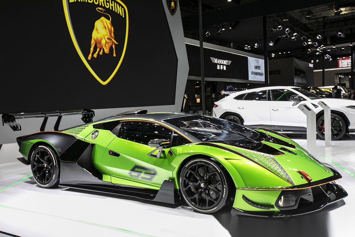 兰博基尼gallardo是一款极具性能和豪华的超级跑车,备受汽车爱好者和