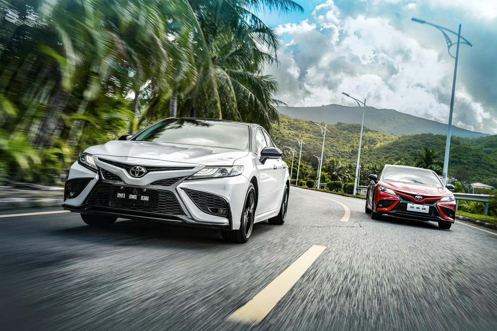 广汽丰田凯美瑞是性价比很高的混动汽车 驾驶体验很好 油车与电车的