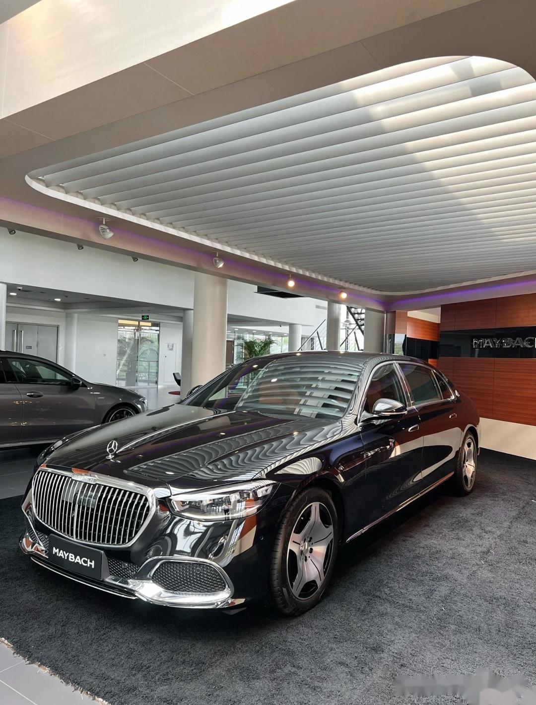作为豪华汽车领域的翘楚,迈巴赫s级不仅仅是一辆车,它更代表着奢华