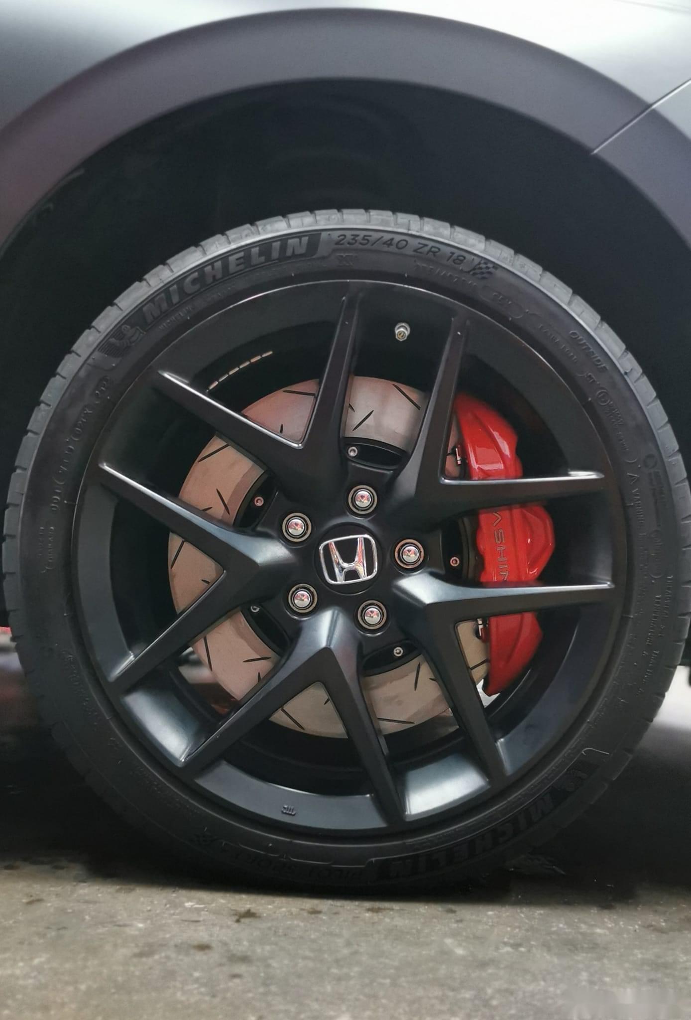 车型:本田civic思域11代fe 卡钳型式:gn5镁合金一体式内油路 活塞尺寸