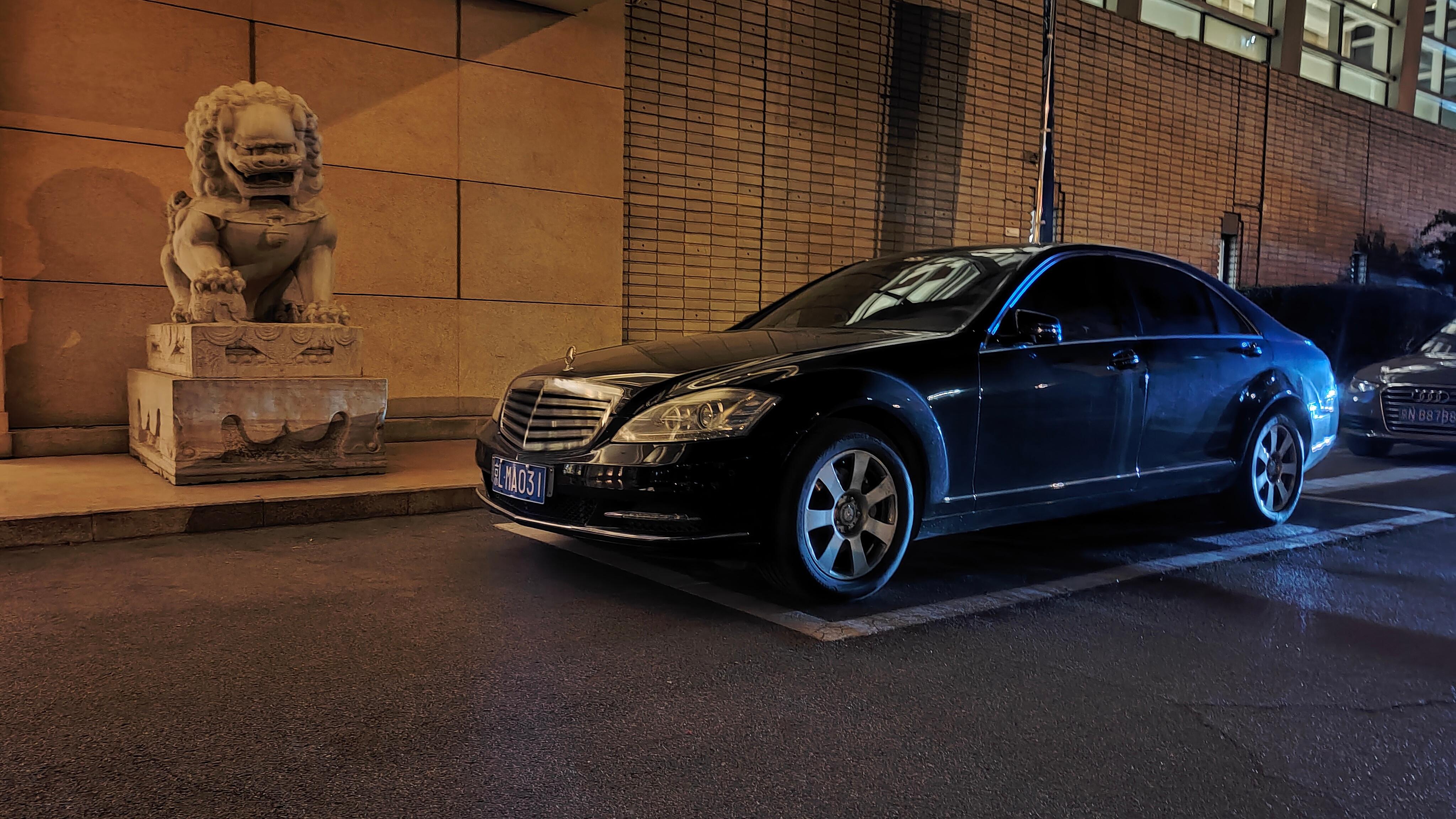 出差w221停t3波士顿奔驰停车位了,他们那边只有在他们集团4s店保养