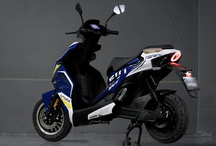 国产电摩品牌evteker虔途在2023米兰两轮车展上,发布三款电动摩托车型