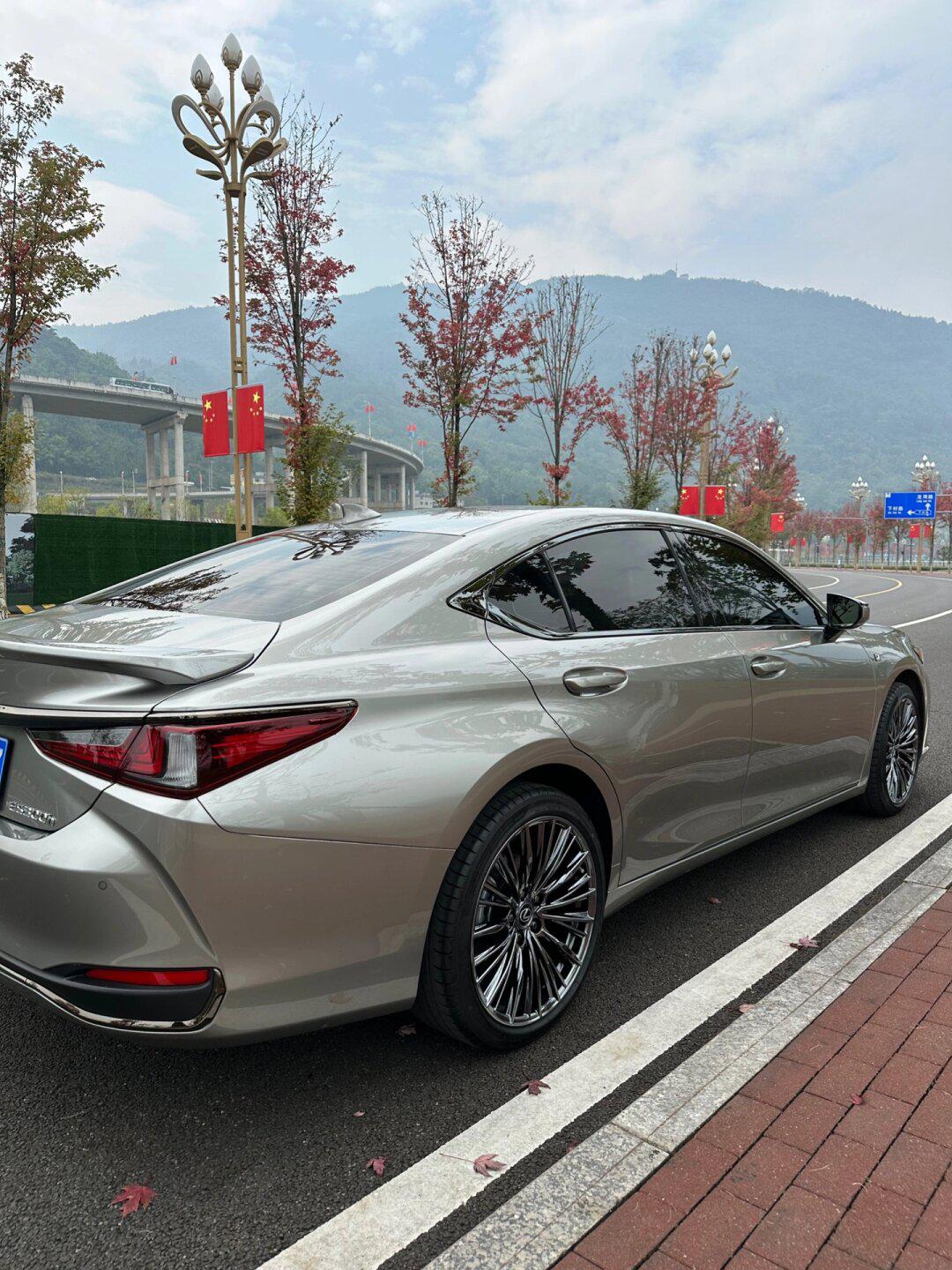 雷克萨斯es300h-sport运动版