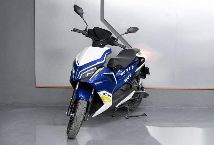 国产电摩品牌evteker虔途在2023米兰两轮车展上,发布三款电动摩托车型