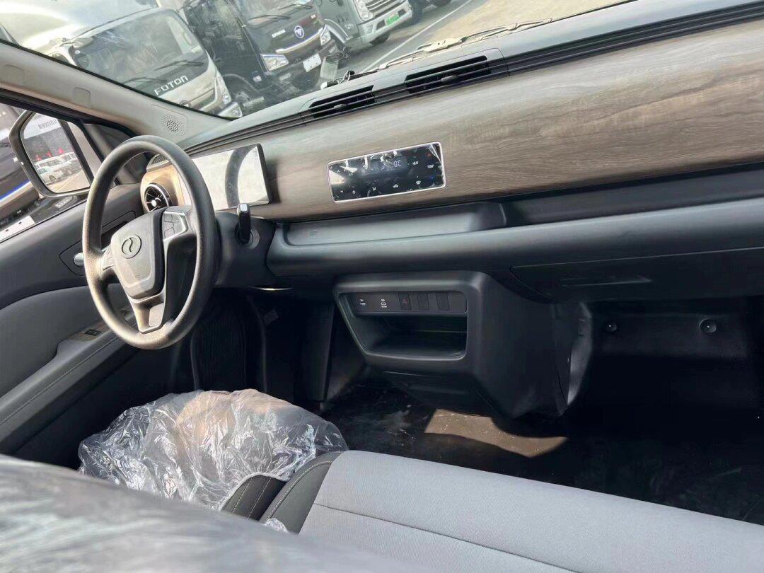 瑞驰ec75大面包车