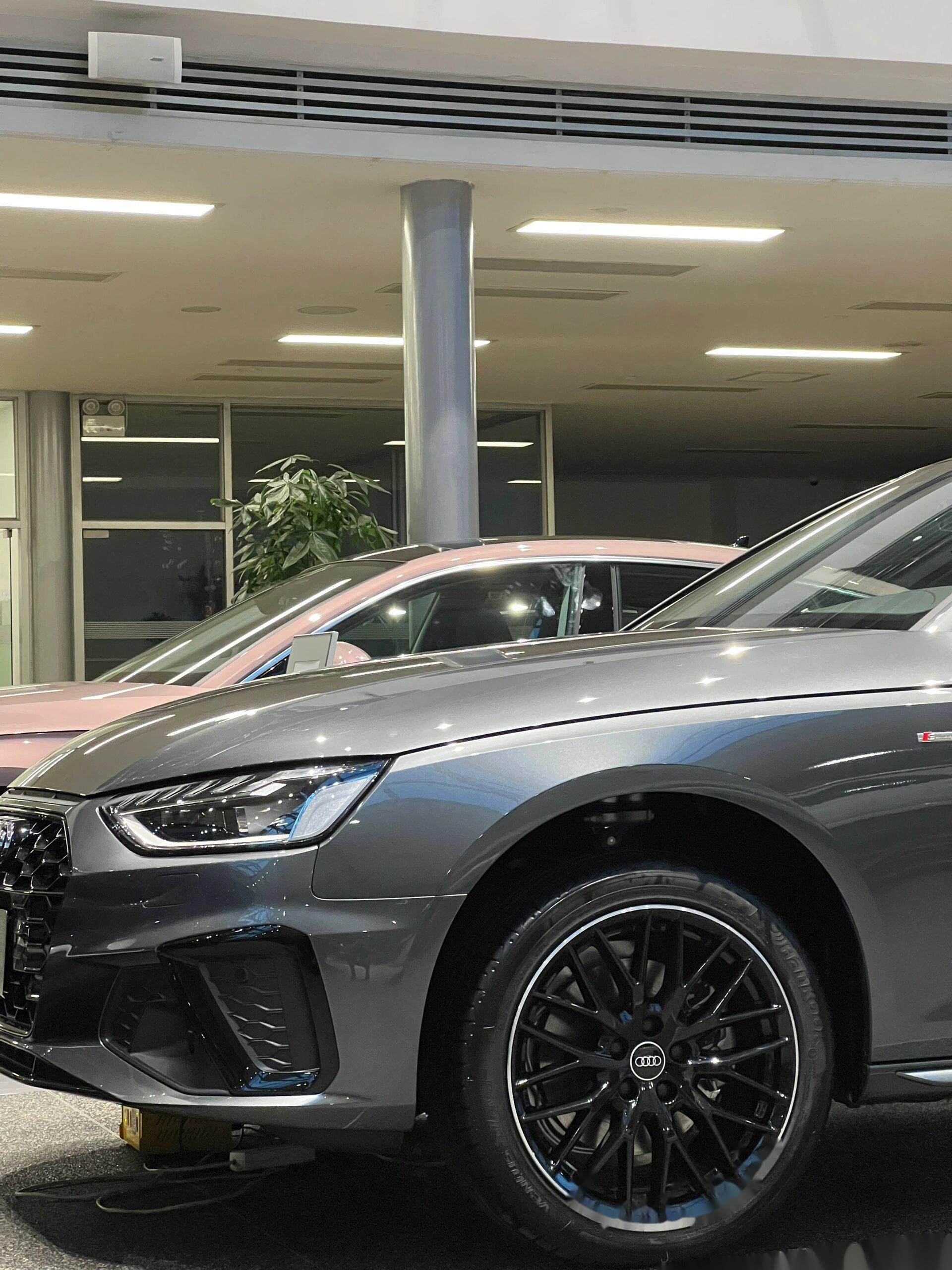 奥迪a4 天云灰真太好看了! 奥迪a4l 真心不错 空间 动力 舒适 都得到