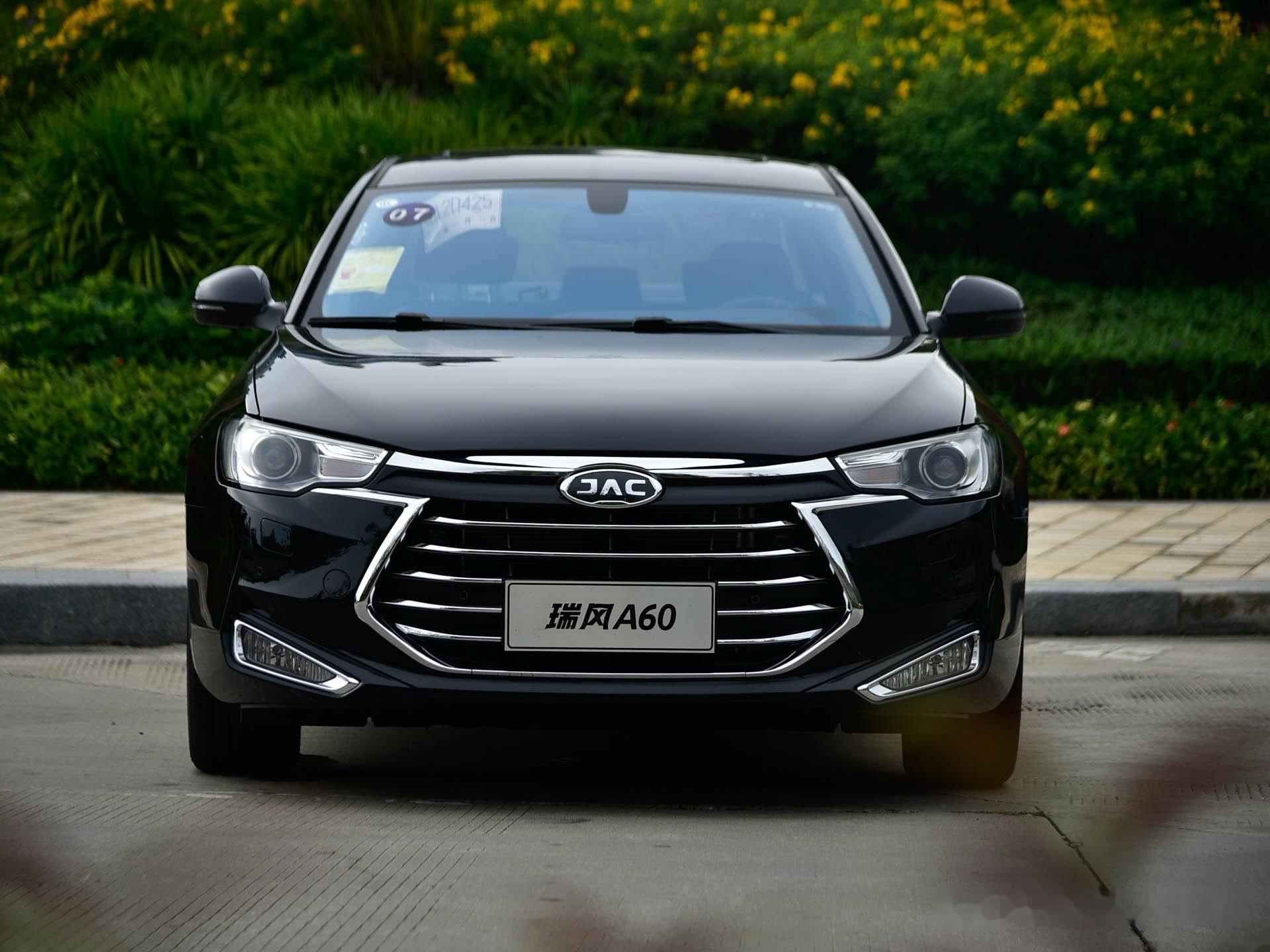 作为一位拥有20年汽修经验的老师傅,我对江淮瑞风a60这款车赞赏有加