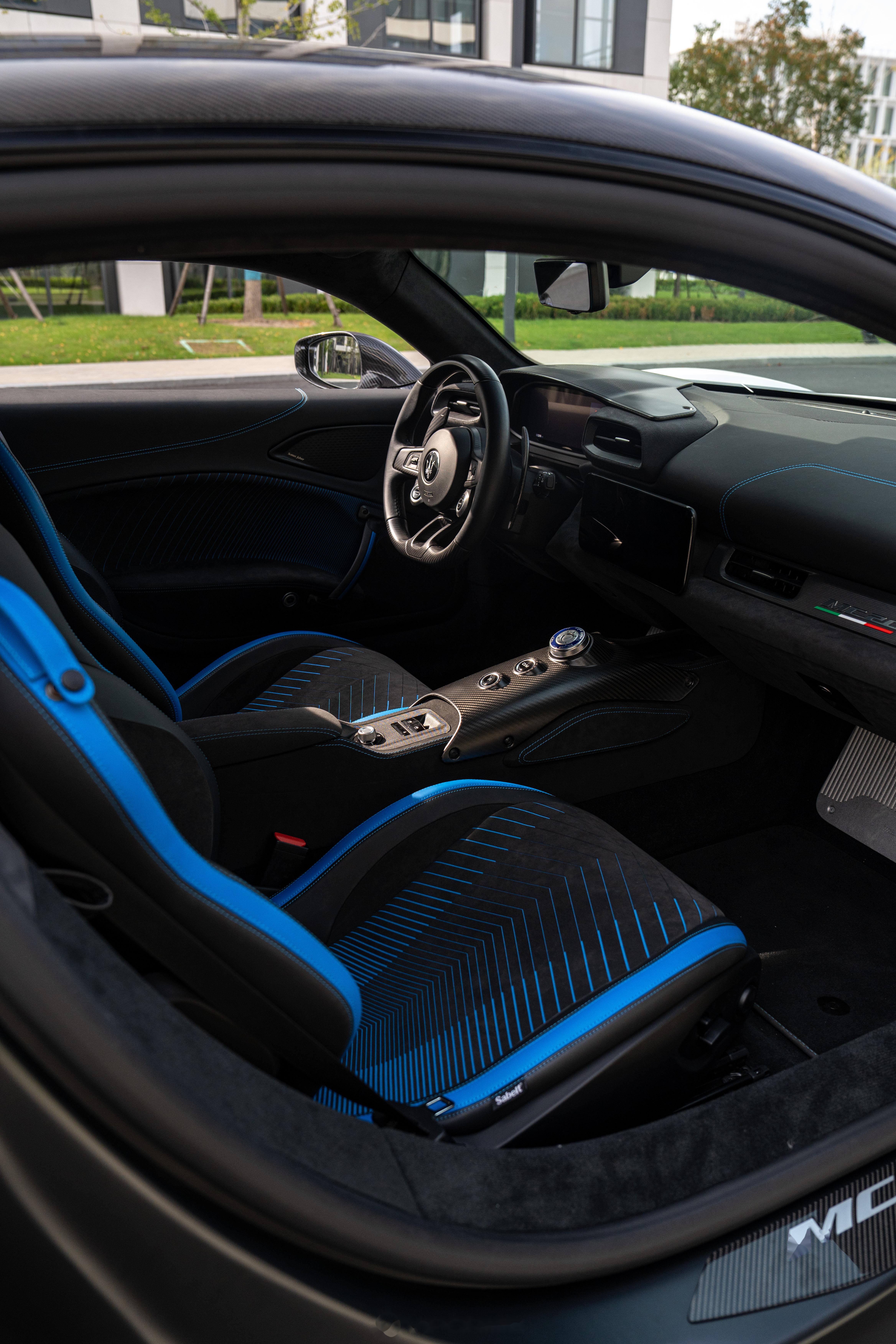 玛莎拉蒂mc20 22 年 9 月上牌 一手 5000km,87.6 万选配,原