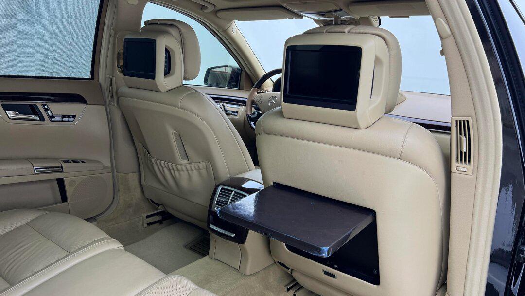 奔驰s级w221和w222区别?