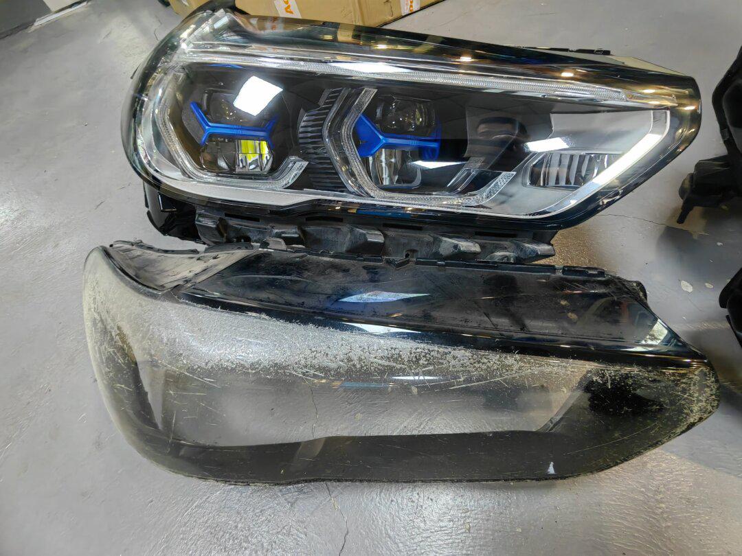 宝马x5激光大灯更换全新灯壳