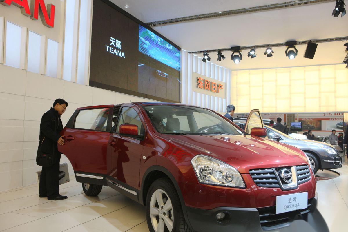 尼桑劲客是一款备受欢迎的suv,它在性能,参数,内饰和驾驶体验等方面都