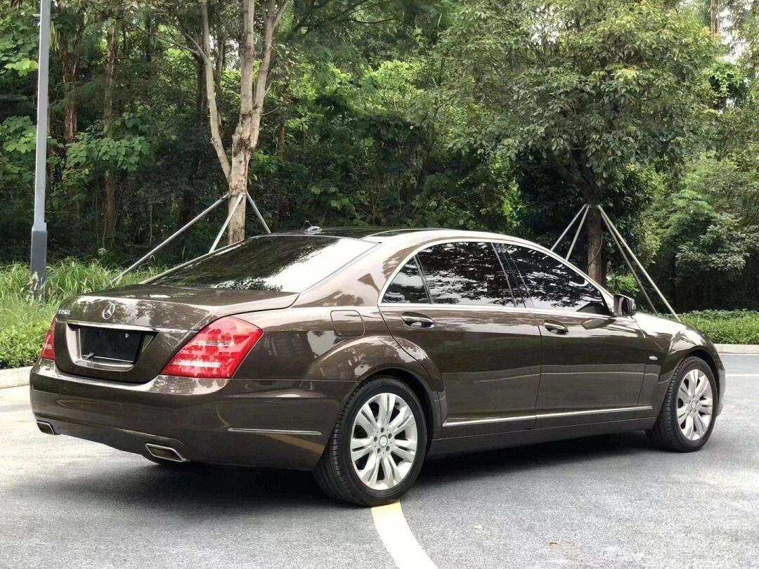 奔驰s级w221和w222区别?