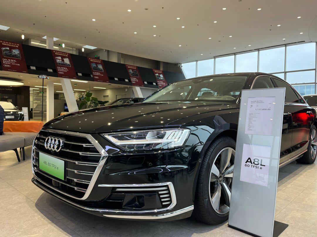 百万级豪华轿车a8l60e有哪些黑科技