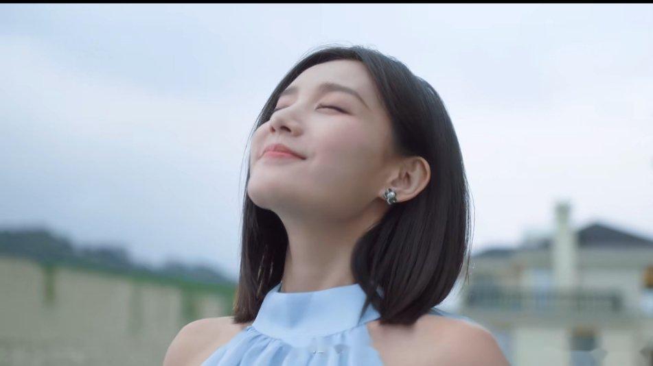 比亚迪近日正式宣布,李一桐成为元plus冠军版的形象代言人.