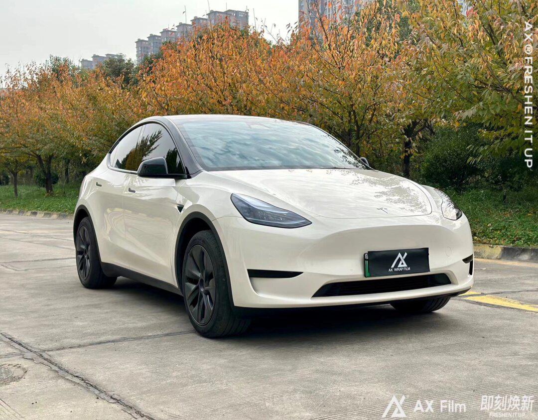 特斯拉model y ax03胡椒白
