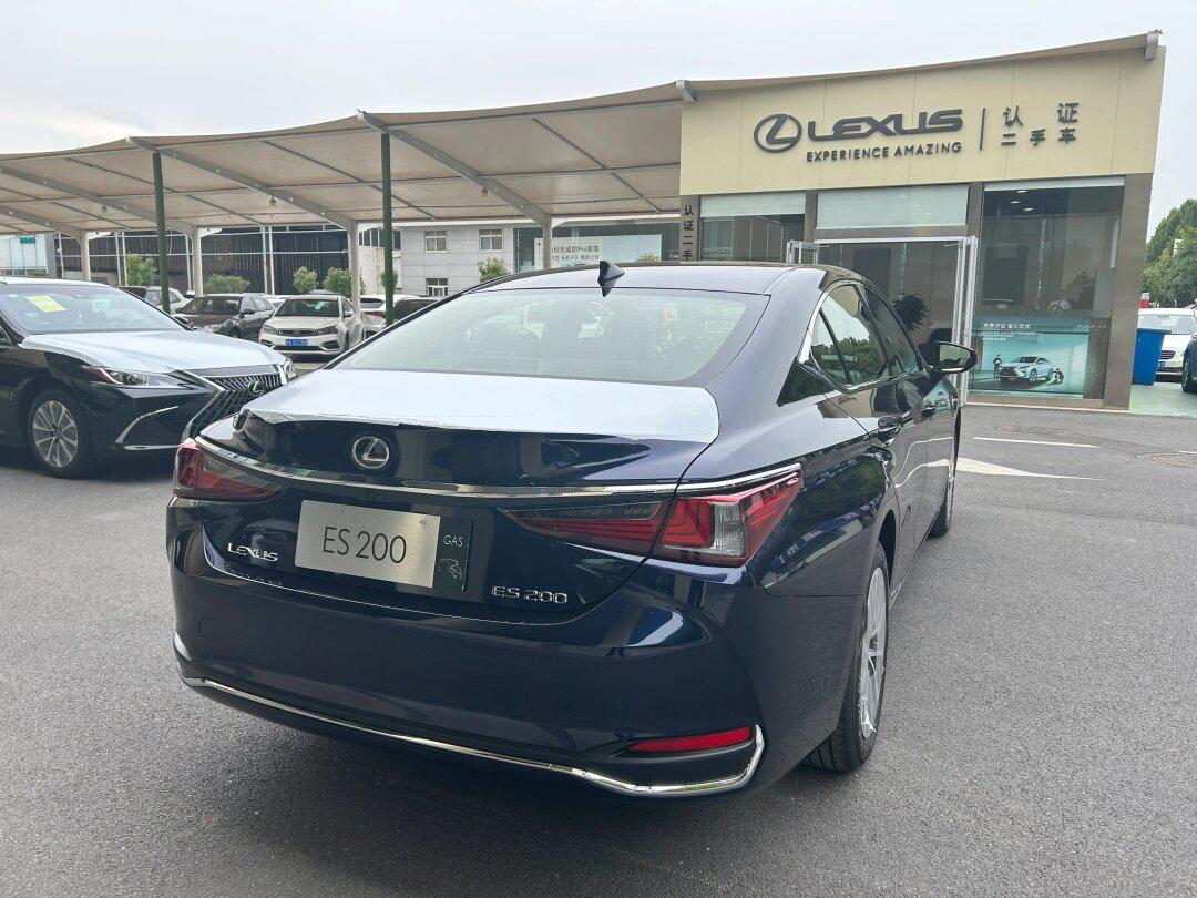 雷克萨斯宝石蓝色es200