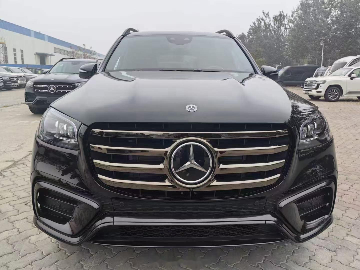 9896满配24款加规奔驰gls450 黑黑小牛皮/>7015加版标配(加版