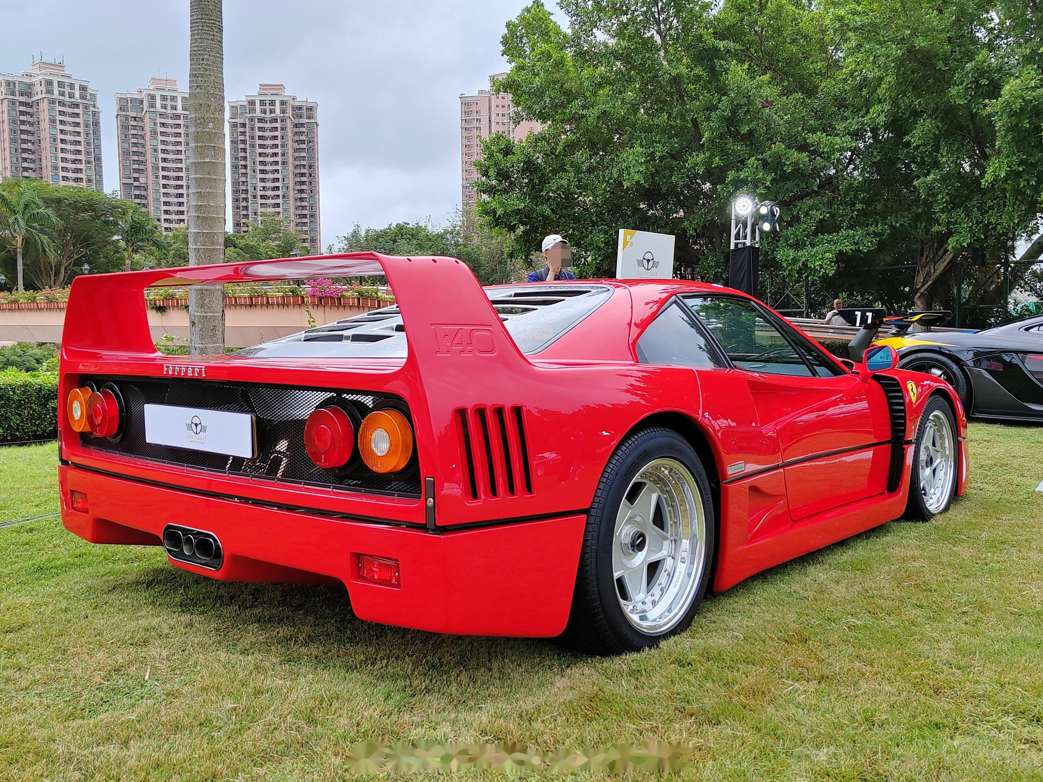 法拉利还是老车耐看… f40,f50分别是纪念法拉利建厂40和50周年的车型