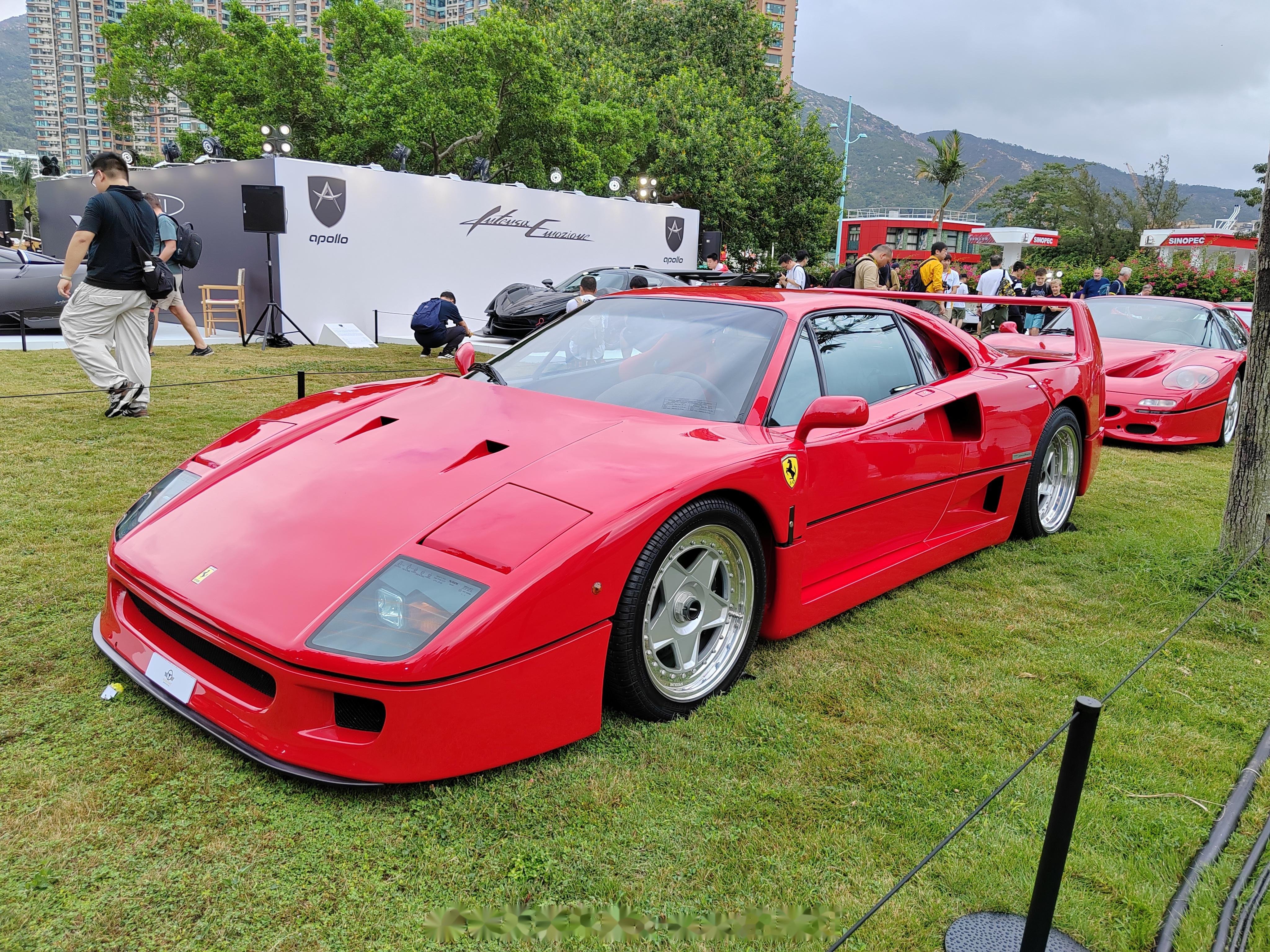 法拉利还是老车耐看… f40,f50分别是纪念法拉利建厂40和50周年的车型