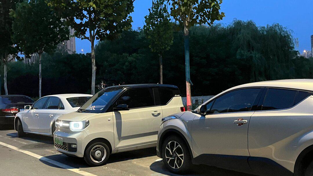 听说卖车快! 五菱宏光mini ev 马卡龙 颜色生椰白黑顶 上牌时间:2022