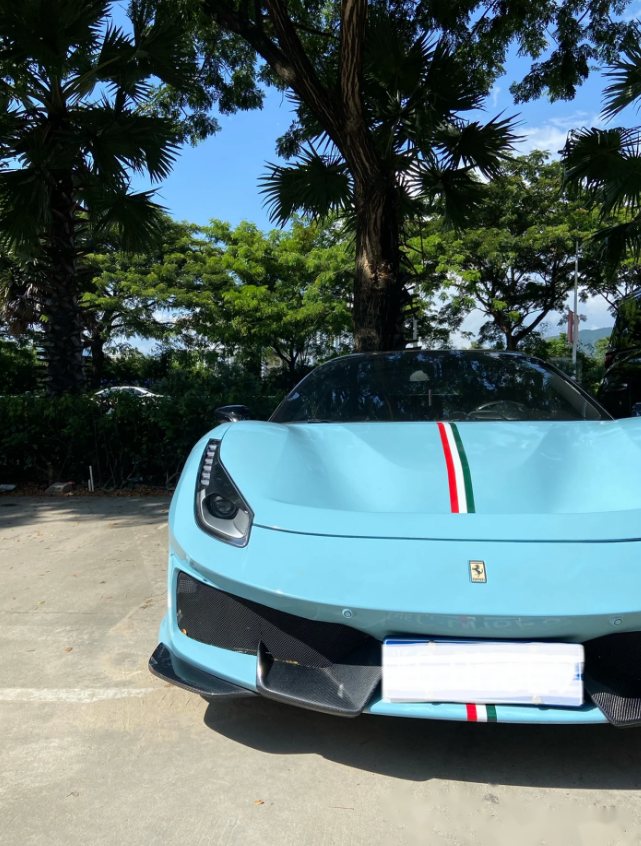 法拉利488可是超级无敌帅气的车车! 不喜欢太过闪耀的车?