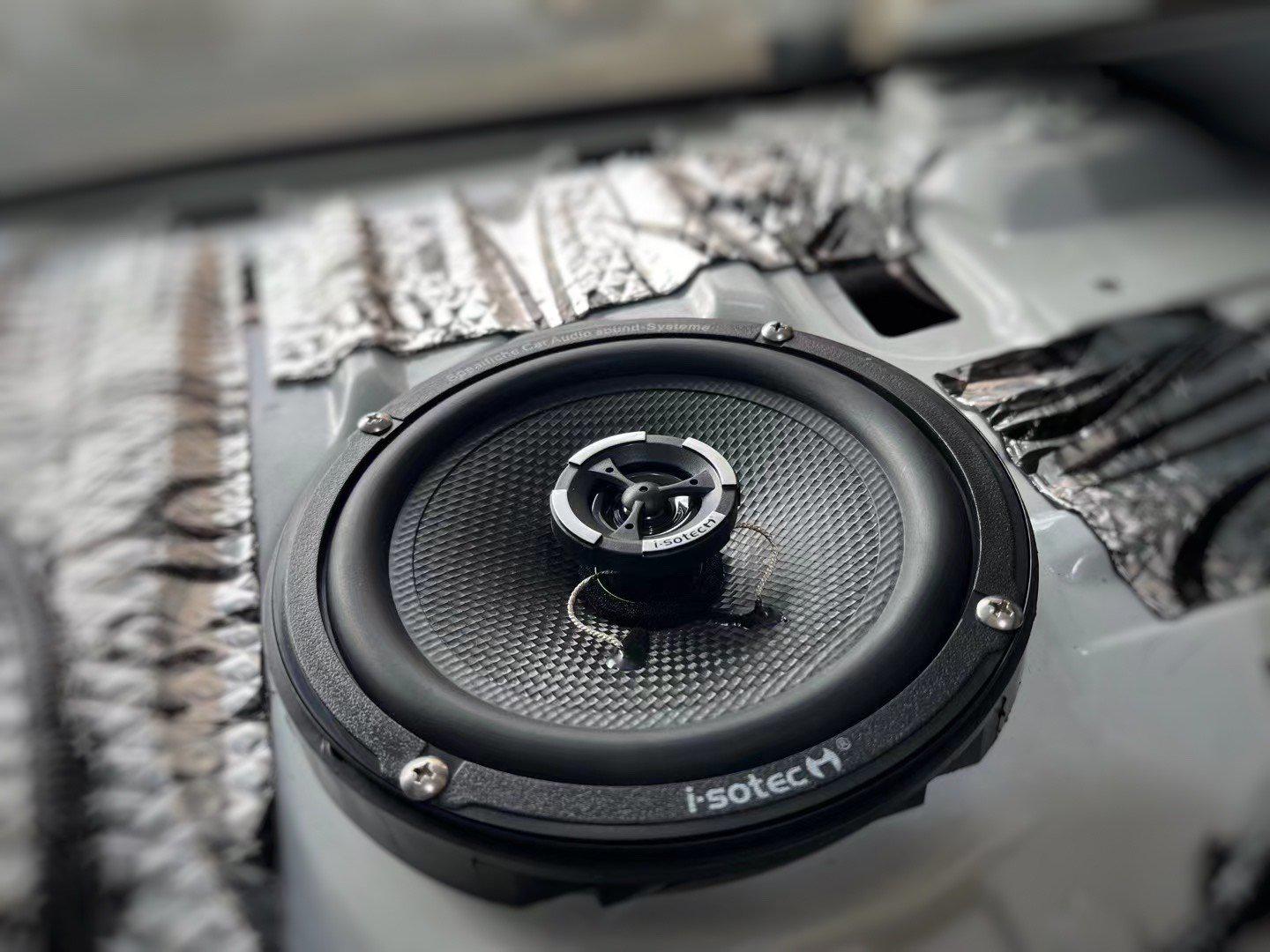 【本田思域】升级徳国i-sotec 音响系统:前声场mk165两分频喇叭,后