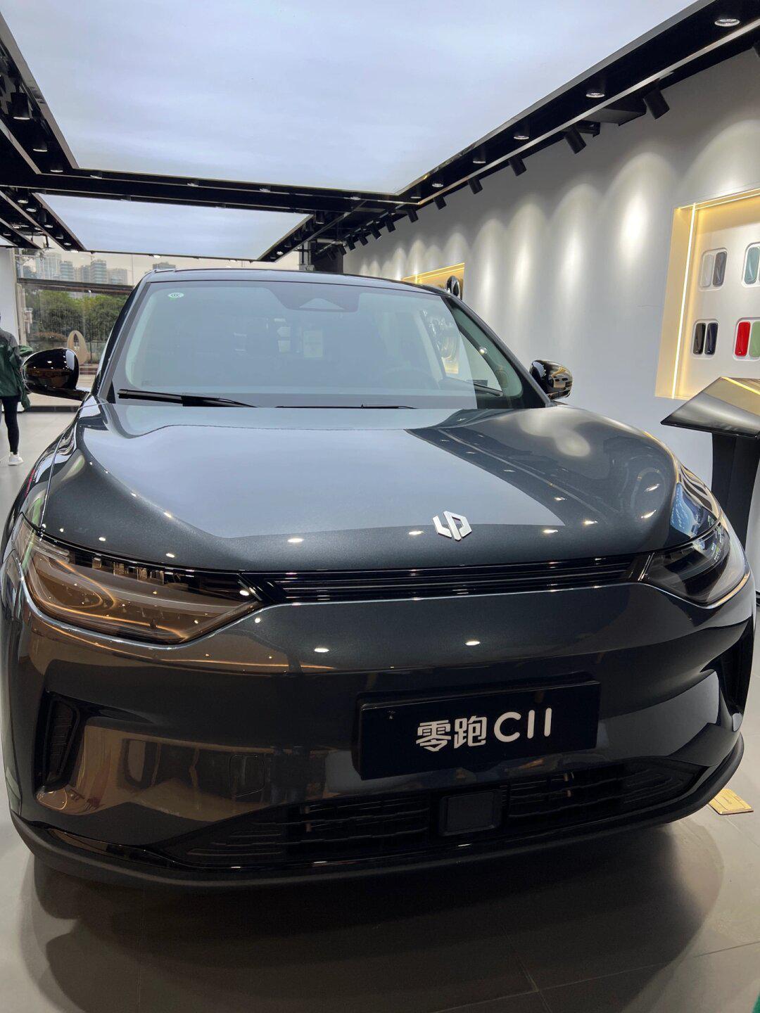 零跑c11纯电智能大五座suv