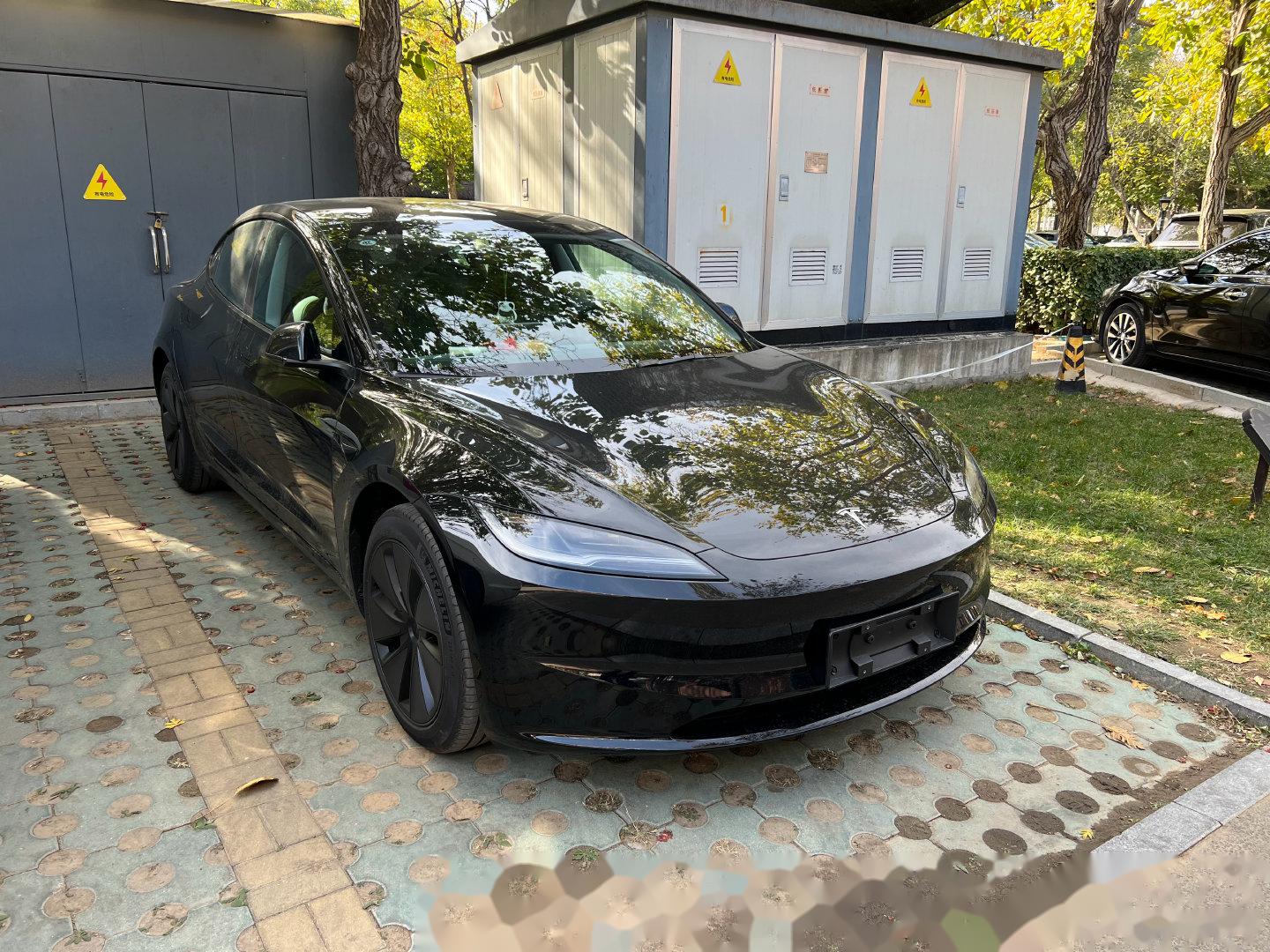 相比效果图,外观上个人觉得好像除了灯_model 3社区_易车社区