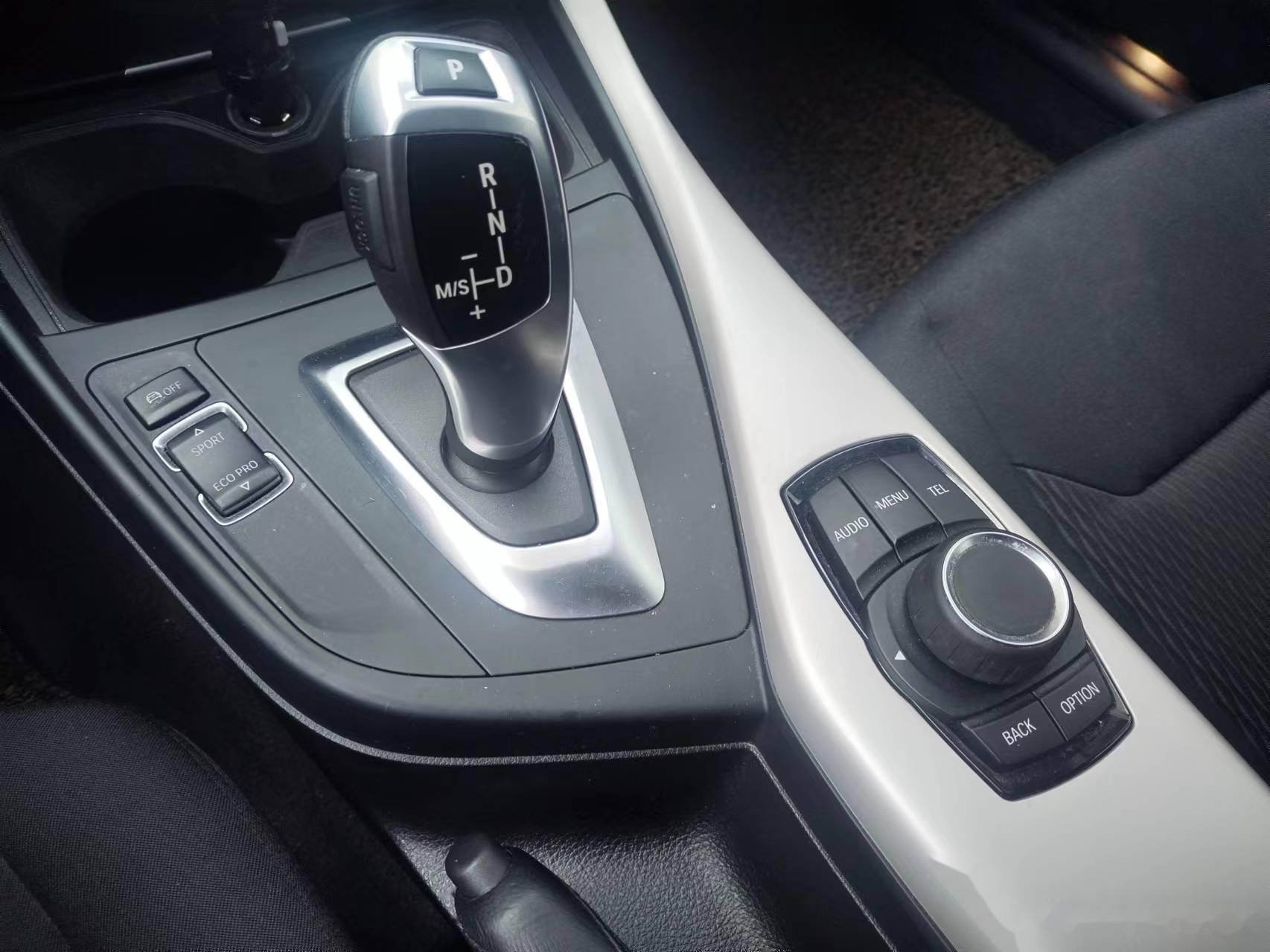 客户寄售:16年进口宝马118i领先型 1.5t后驱 采埃孚8at动力总成, 一