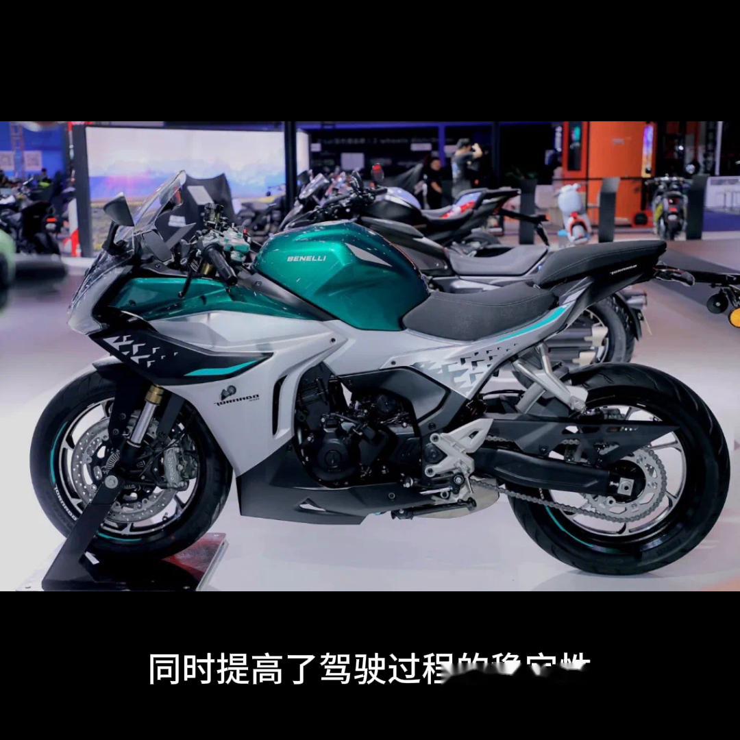 豪华配置的三秒俱乐部新成员贝纳利龙卷风552r以飓风之名续写运动传奇