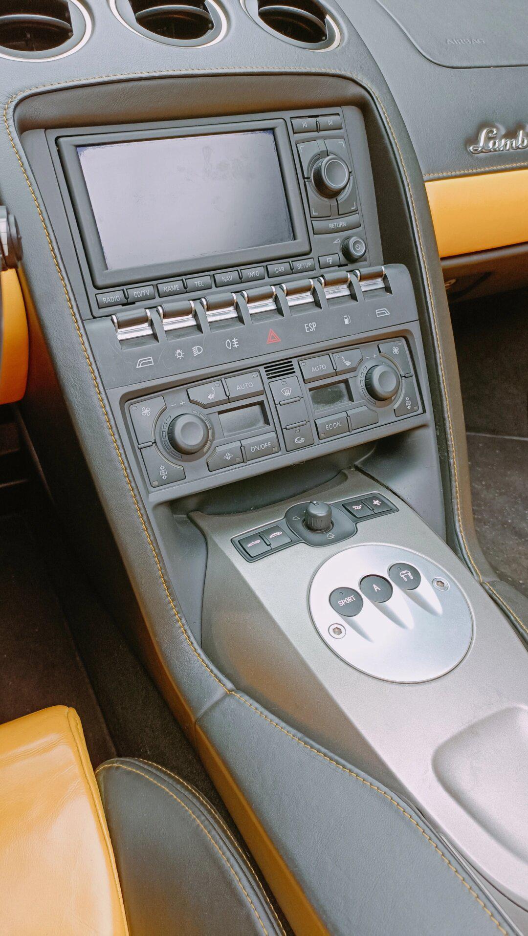 caca life の新鲜血液!兰博基尼小牛盖拉多