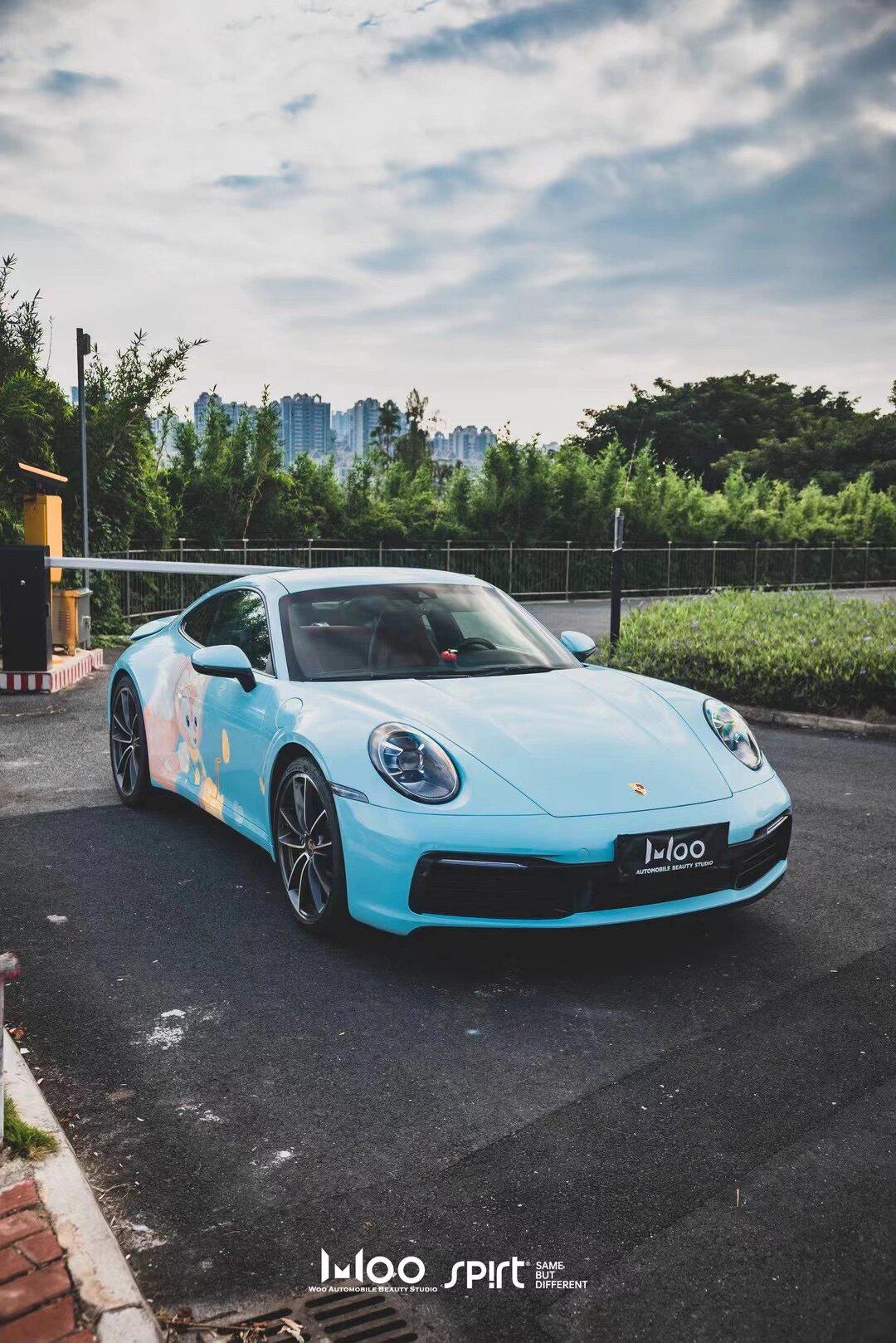 hi. 林娜贝尔 保时捷911 spirt pet冰川蓝