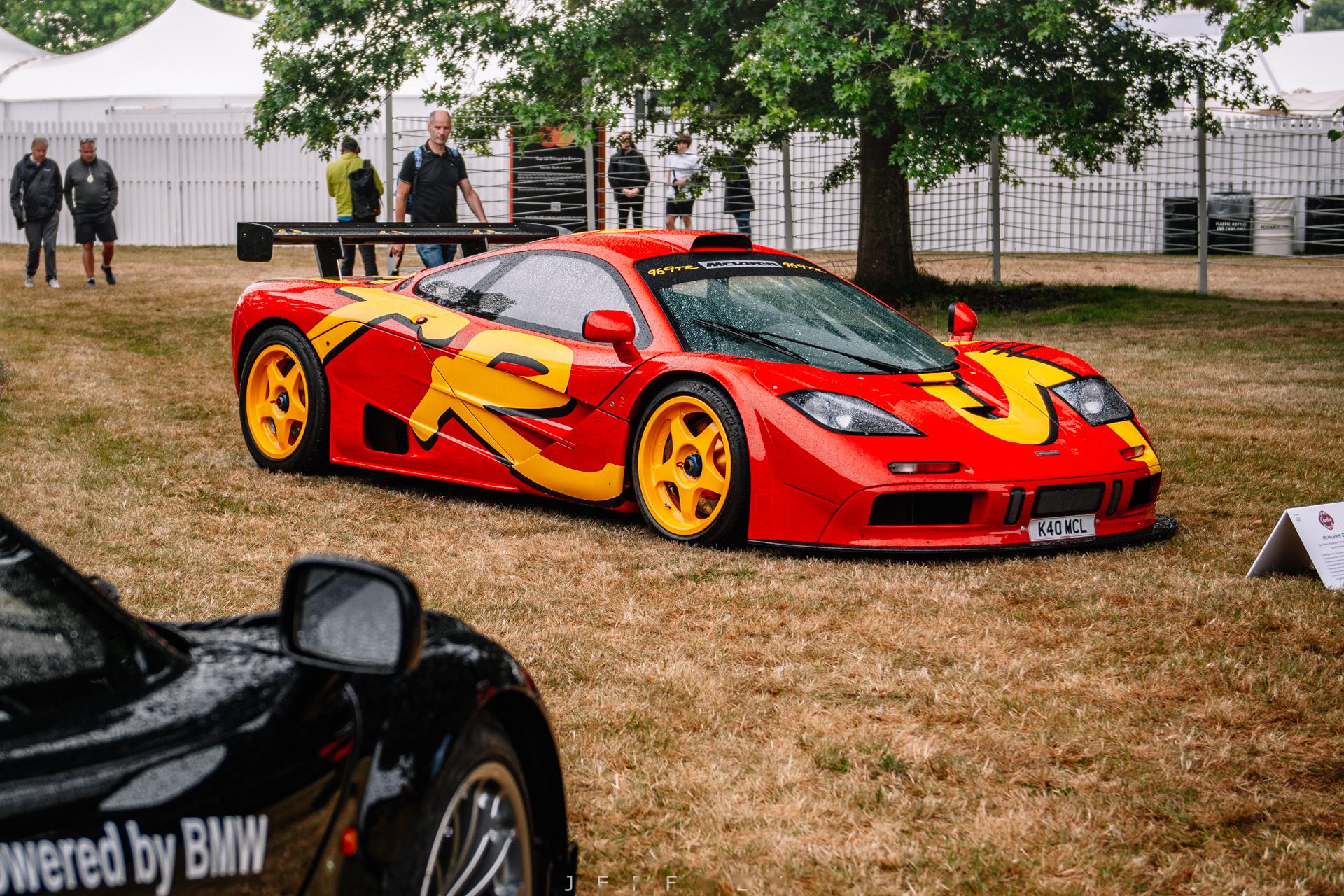 带着同款模型见mclaren f1 gtr 10r 1995年的迈凯伦f1 gt