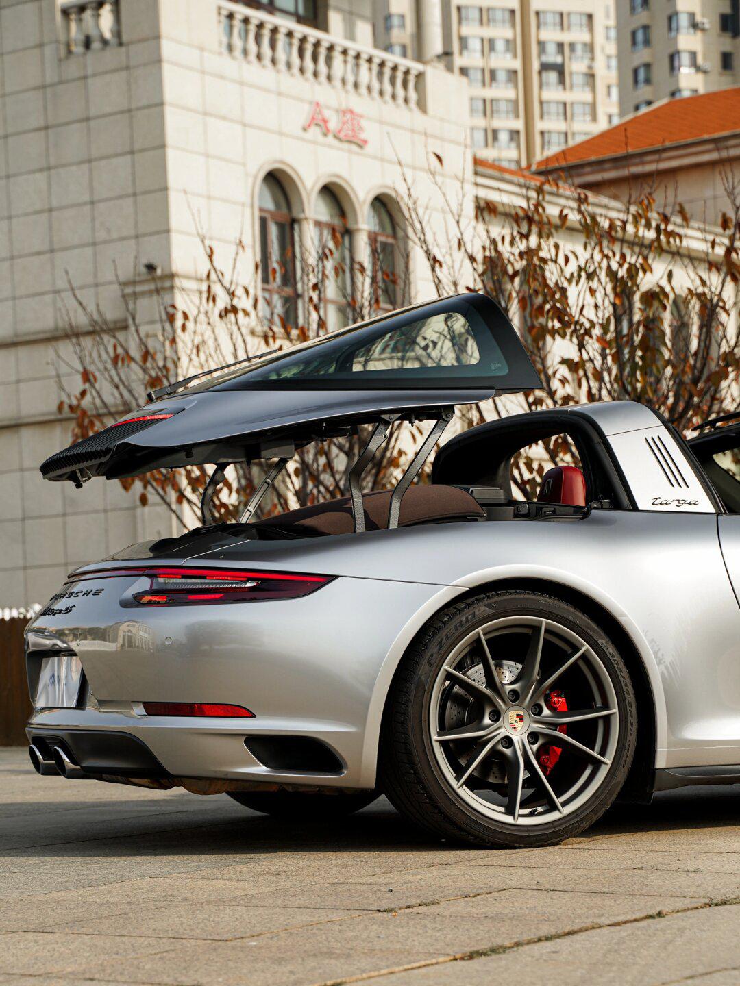 梦中情车-保时捷911 targa