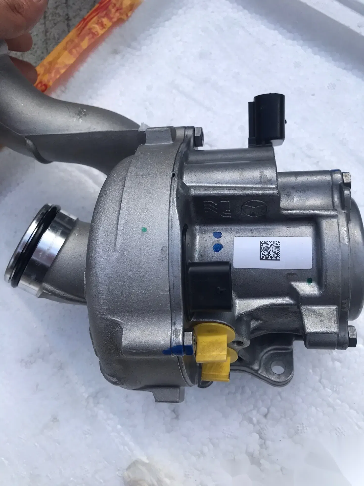 奔驰迈巴赫 m256 电子涡轮增压器