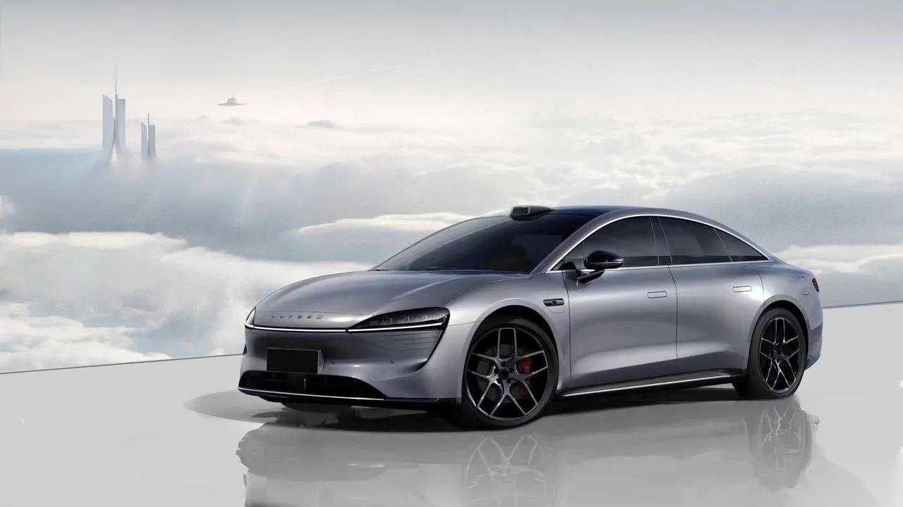 小米汽车首款产品实车图来了!