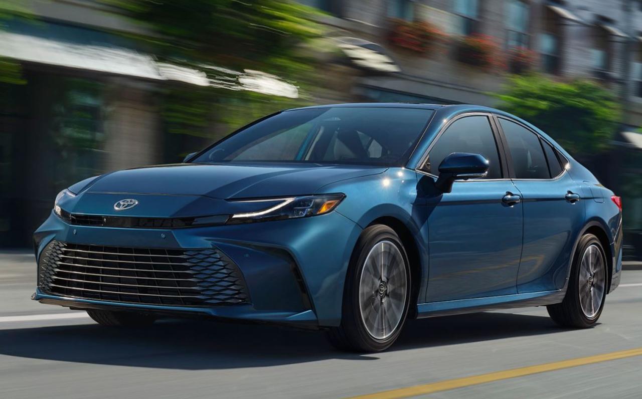 第九代凯美瑞全球首发,全系混动,高配还有电四驱,配置也是给够,智能化